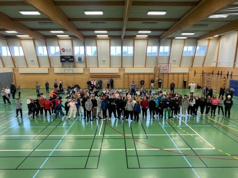 Gullskórinn afhentur í dag.