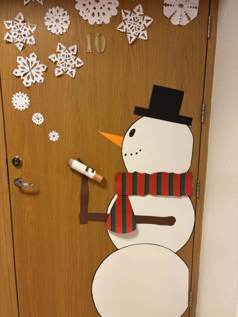 Skreyting á hurð - 9. bekkur